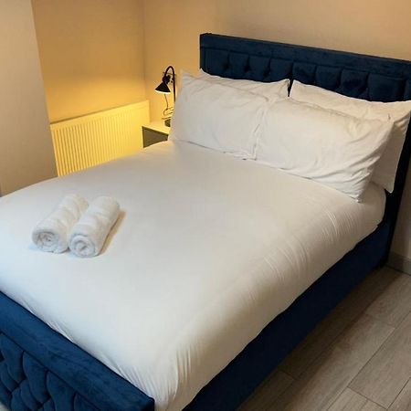 Bloxwich One Bedroom Apartment In Walsall Sleeps 4 Free Wifi By Villazu מראה חיצוני תמונה