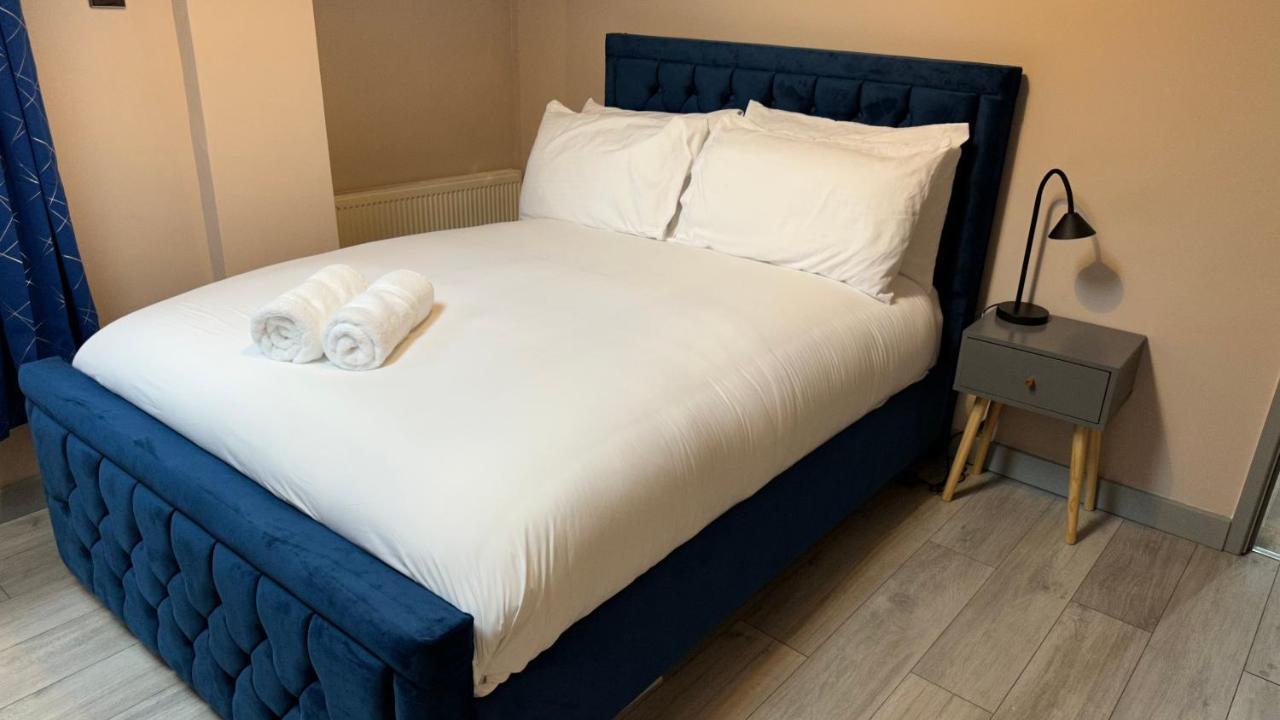 Bloxwich One Bedroom Apartment In Walsall Sleeps 4 Free Wifi By Villazu מראה חיצוני תמונה