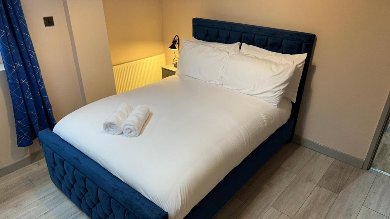 Bloxwich One Bedroom Apartment In Walsall Sleeps 4 Free Wifi By Villazu מראה חיצוני תמונה